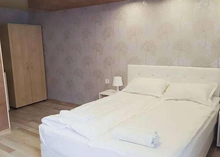 게스트하우스 Rusto 3*