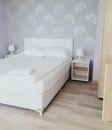 게스트하우스 Rusto 3*